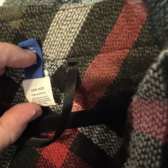 Super cuter trendy Plaid Poncho warm. So cute over any outfit! - Picture 7 of 11